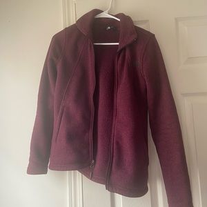 Maroon colored northface fleece jacket xs